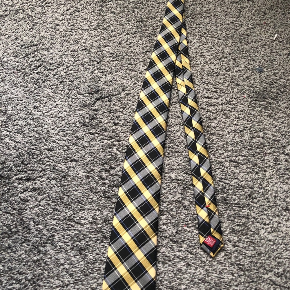 Men’s Tie - Picture 2 of 3